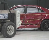 2010 Lexus ES 350 IIHS Side Impact Crash Test Picture